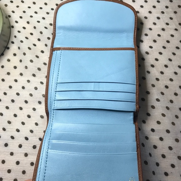 *Sold* Coach tri fold saddle wallet - Picture 3 of 4